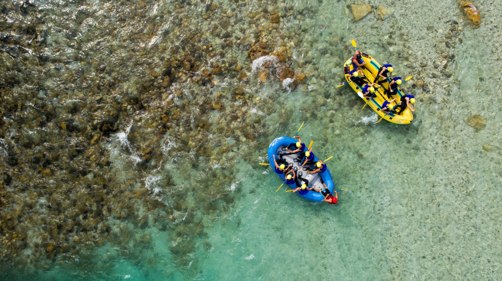 Adrenalinski rafting Bovec v objemu neokrnjene narave
